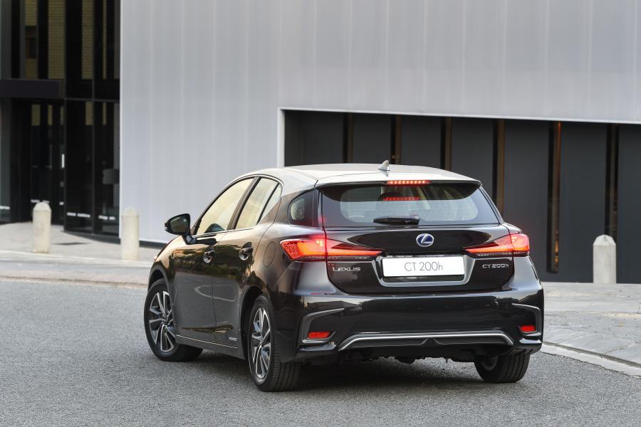  Lexus CT200h 2018 года  (ZA) (фото 32 из 40)